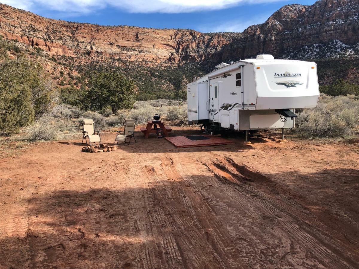 Camp Valhalla At Zion Hotel Colorado City Exterior photo
